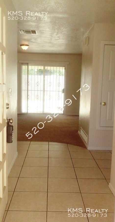 1346 S Lynx Dr - Photo 2 of 35