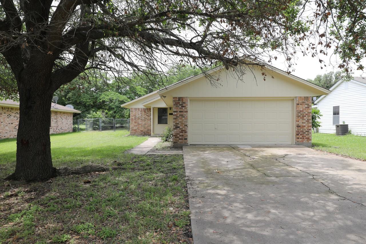 811 Clyde St #1 - Photo 2 of 16