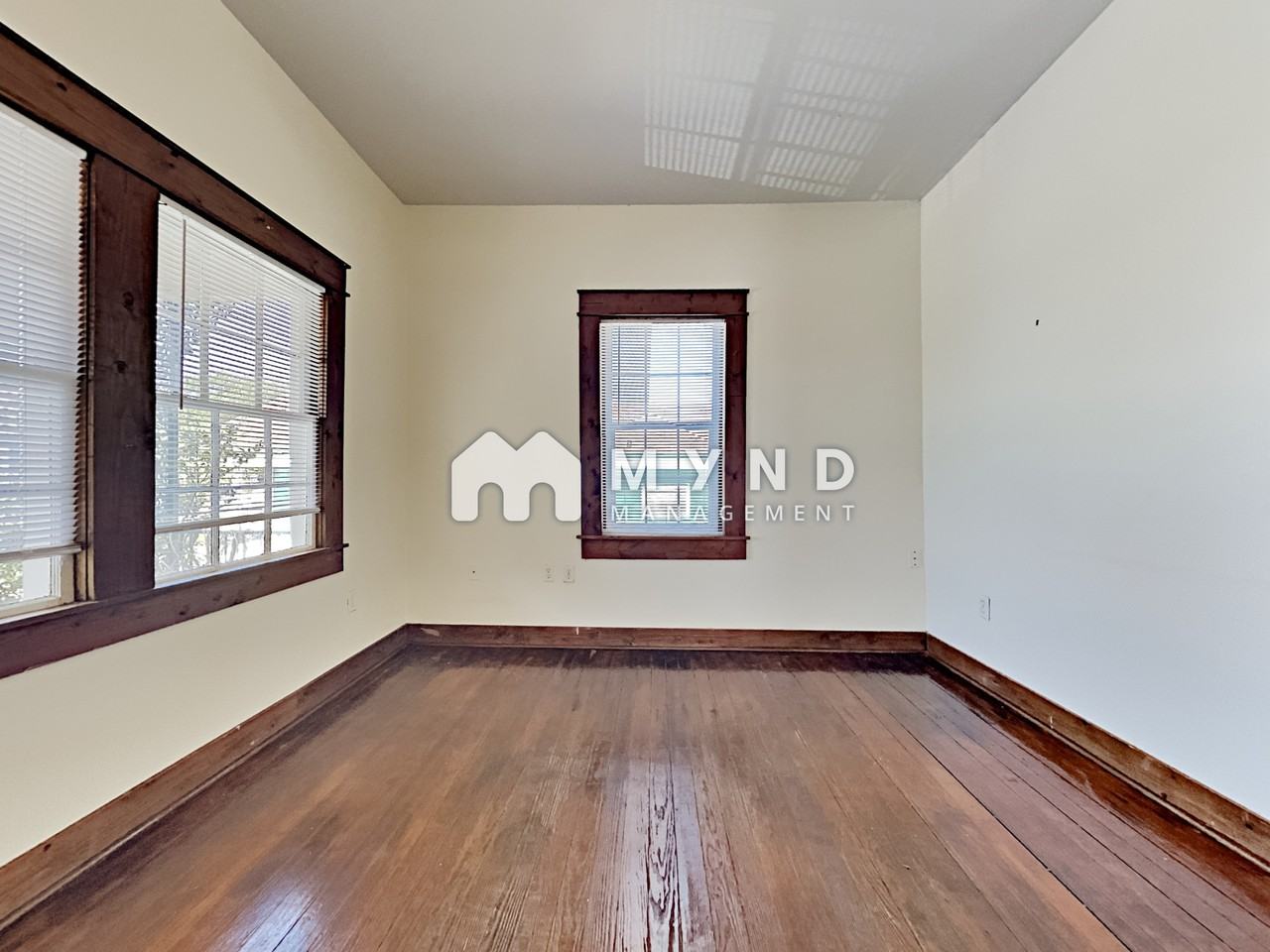 1009 Avenue L #1 - Photo 2 of 10