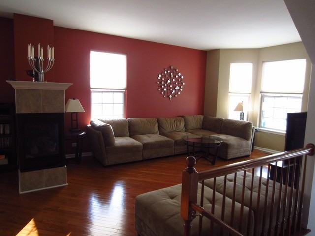 27W731 N Meadowview Dr - Photo 2 of 17