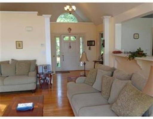 86 Kettle Hole Rd - Photo 3 of 18