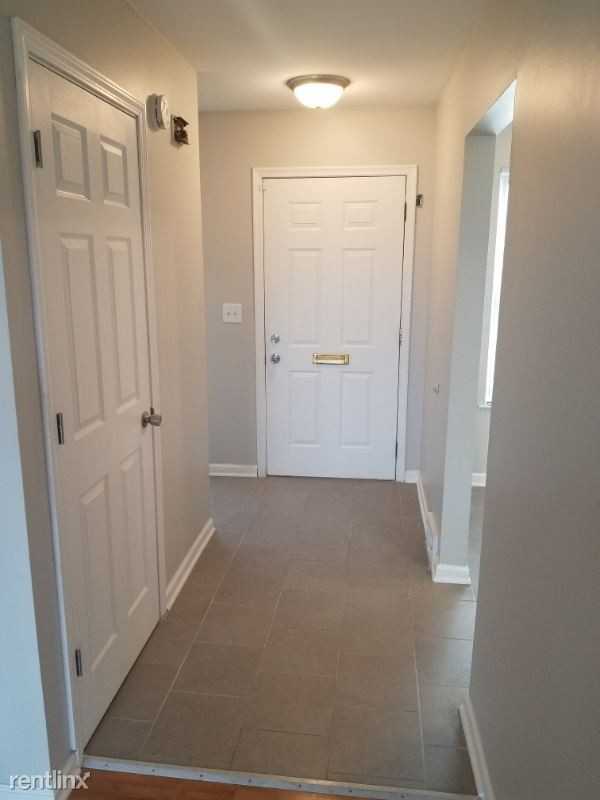 37019 Brynford Dr - Photo 2 of 20