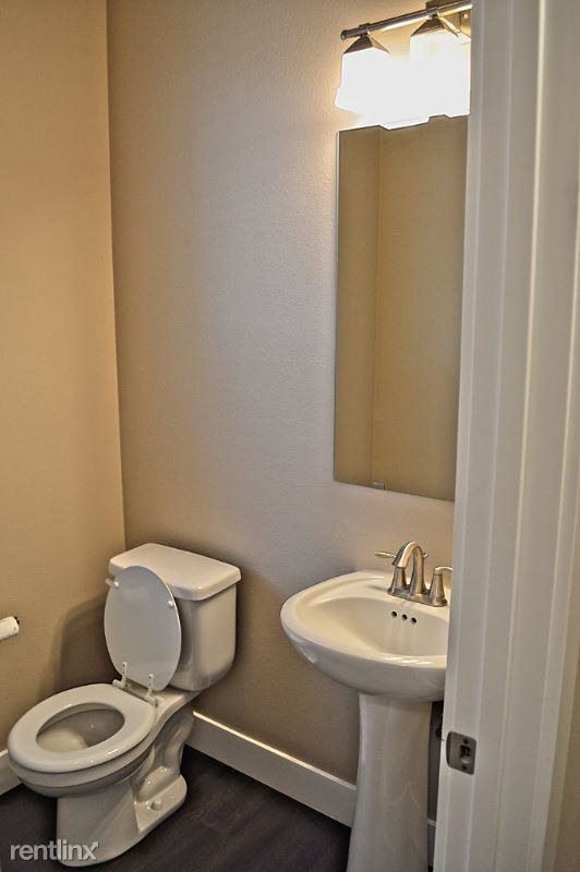 1518 Onyx St Se - Photo 2 of 17