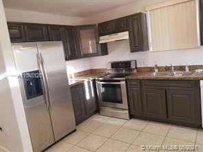 1239 Ne 127th St - Photo 2 of 9