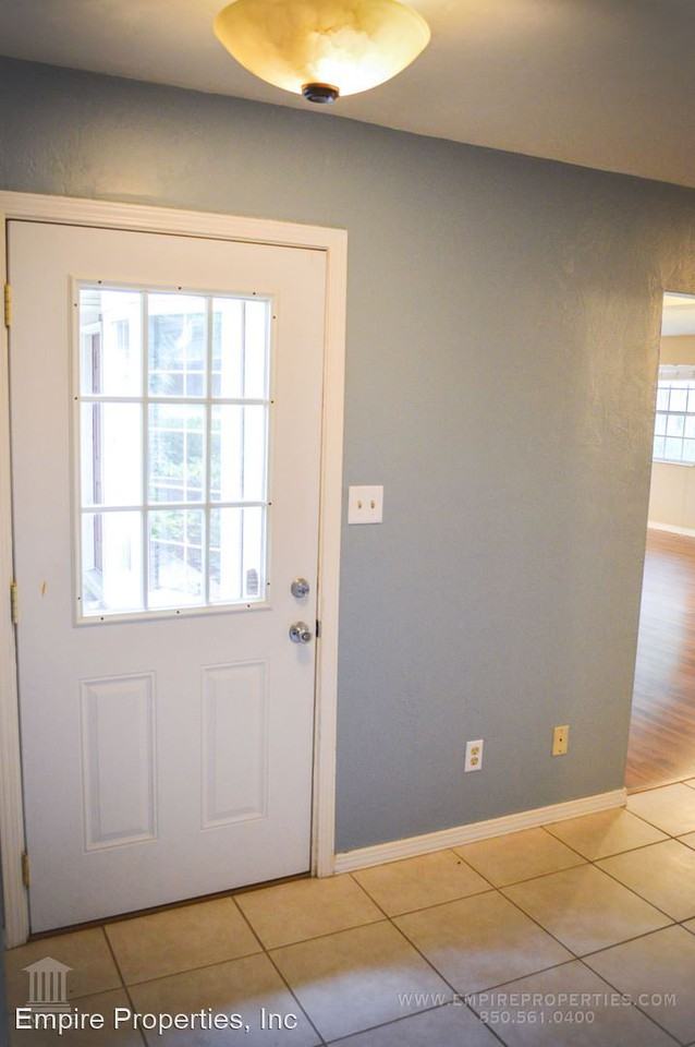 1931 Nanticoke Cir - Photo 3 of 35