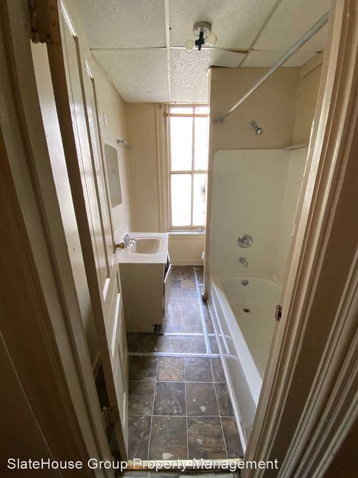 26-28 Evergreen St - Photo 2 of 8