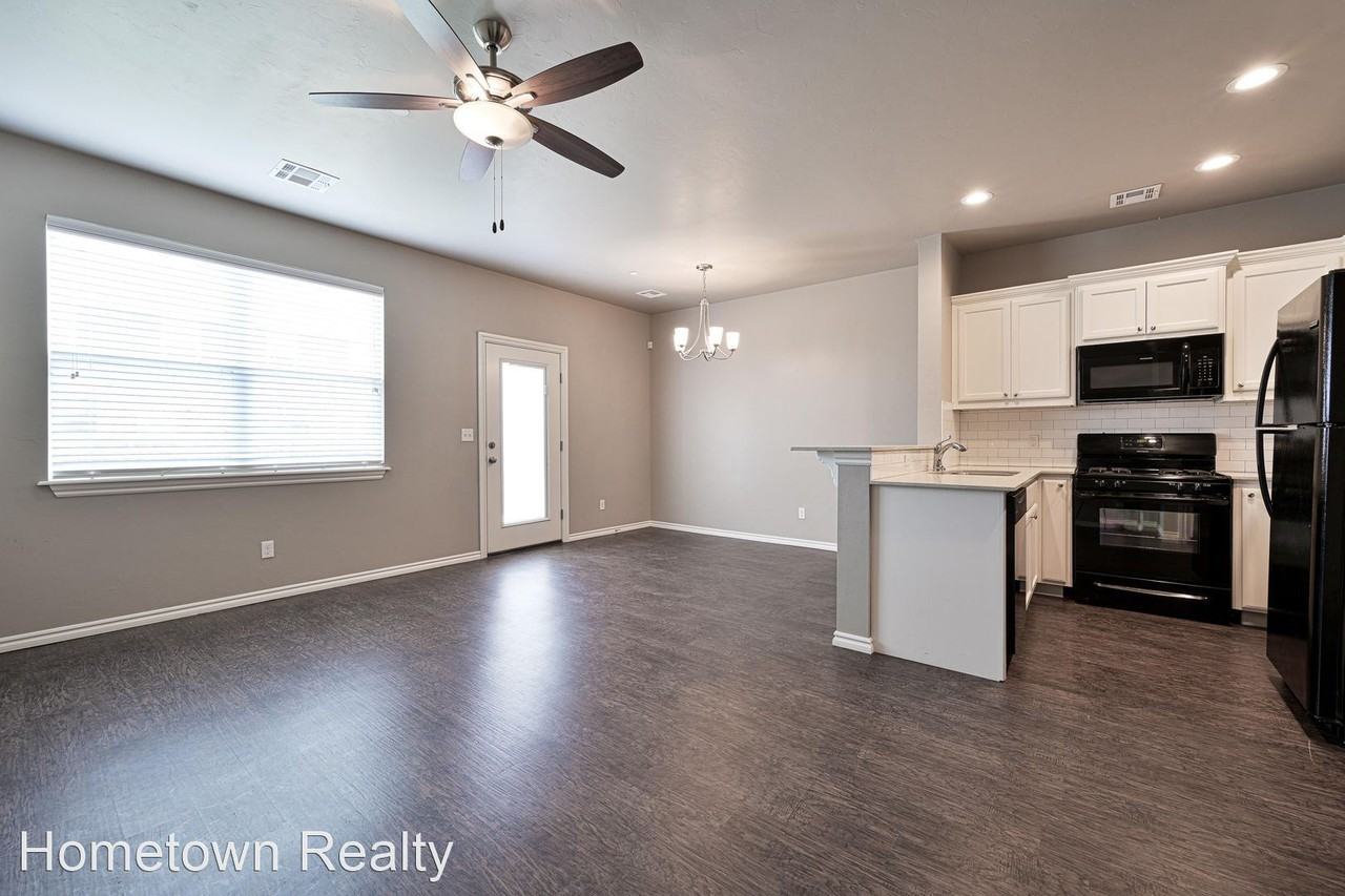 786 Sw 13th St - Photo 3 of 18