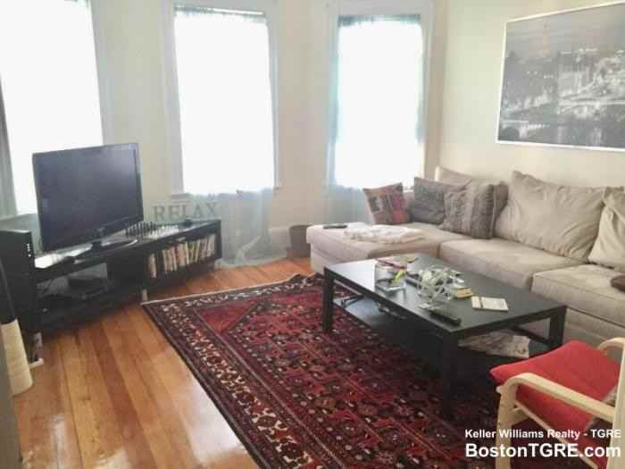 9 Sachem St - Photo 3 of 13