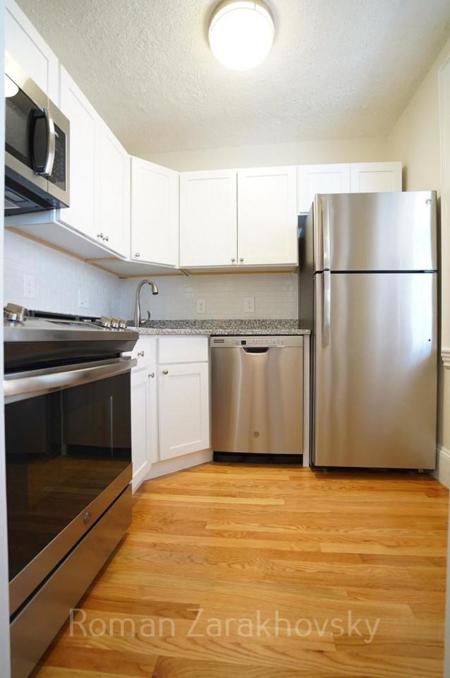 431 Broadway - Photo 2 of 17