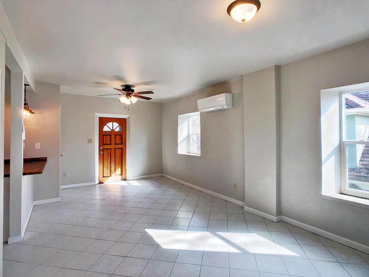 1132 W Kiowa St - Photo 3 of 10