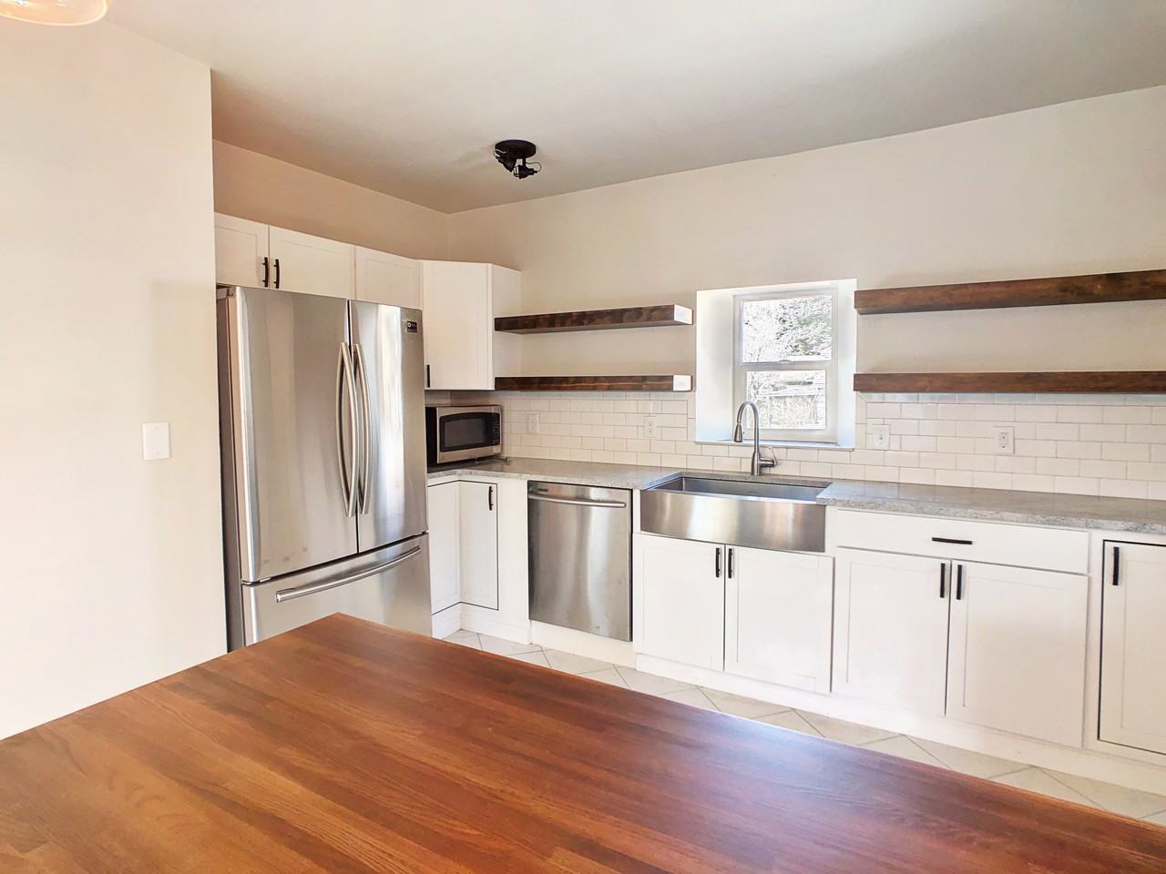 1132 W Kiowa St - Photo 5 of 10