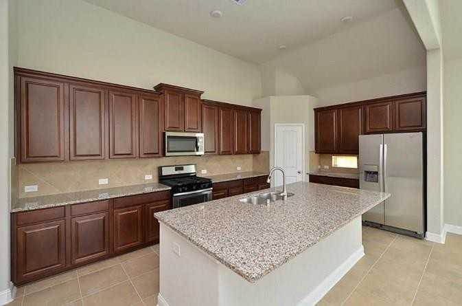 16911 Lady Bird Lake Ct - Photo 4 of 15