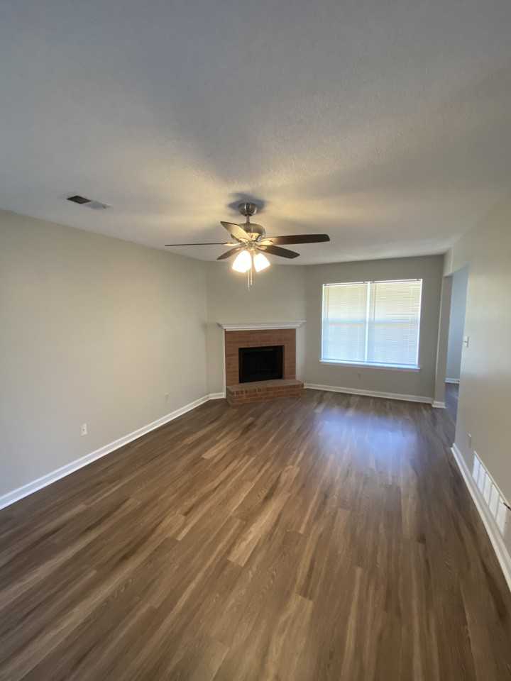 6981 Country Walk Dr - Photo 3 of 10