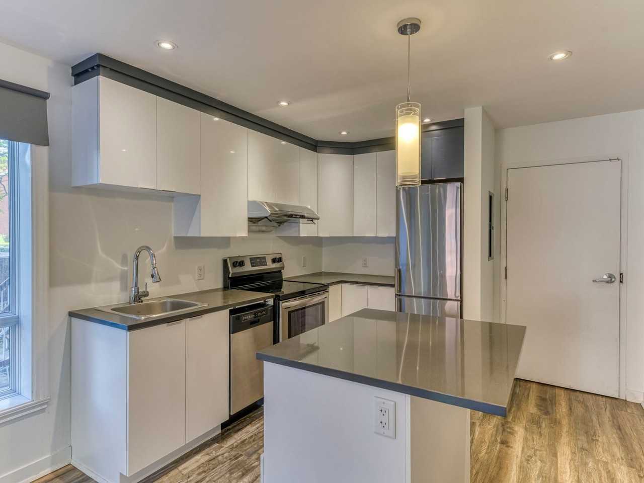 5056 Ch De La Côte-Saint-Paul - Photo 3 of 13