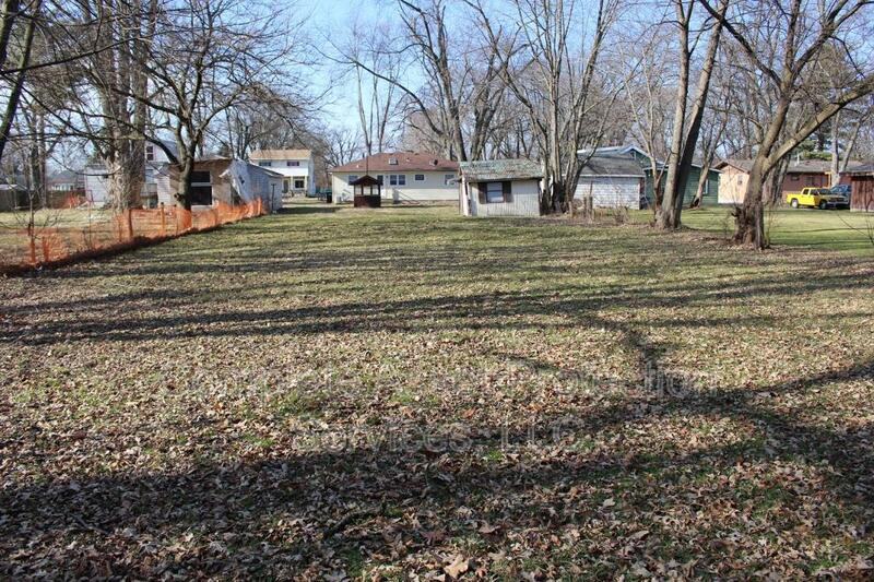 3113 Oakwood St - Photo 2 of 16