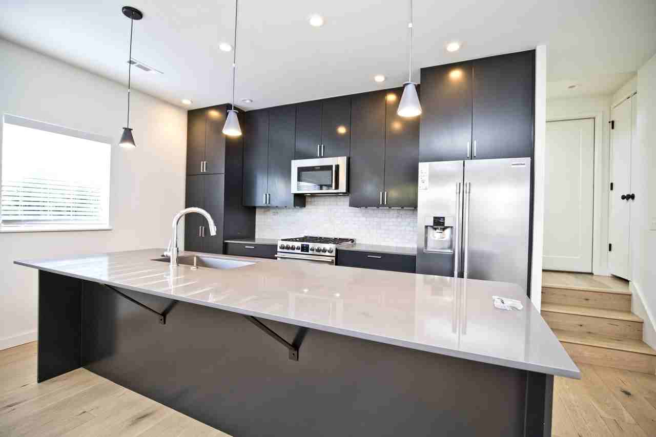 730 W Stone St #1 - Photo 3 of 27