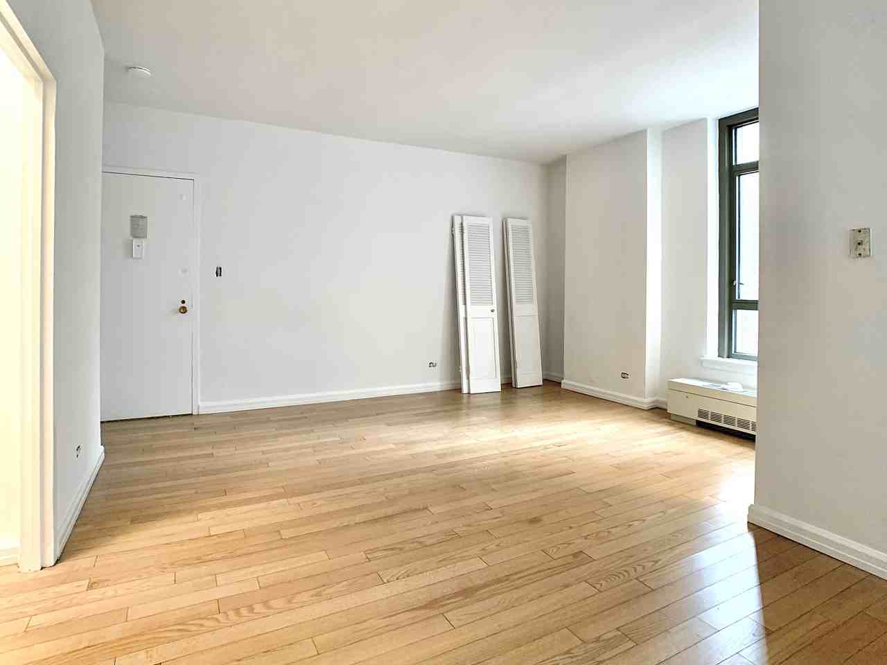 4 Park Ave #5L - Photo 3 of 7