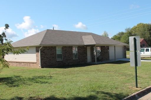 100 E Ivy St - Photo 2 of 10