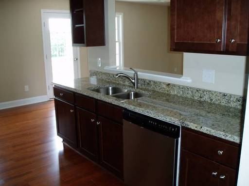 1097 Battlefield Rd - Photo 3 of 13