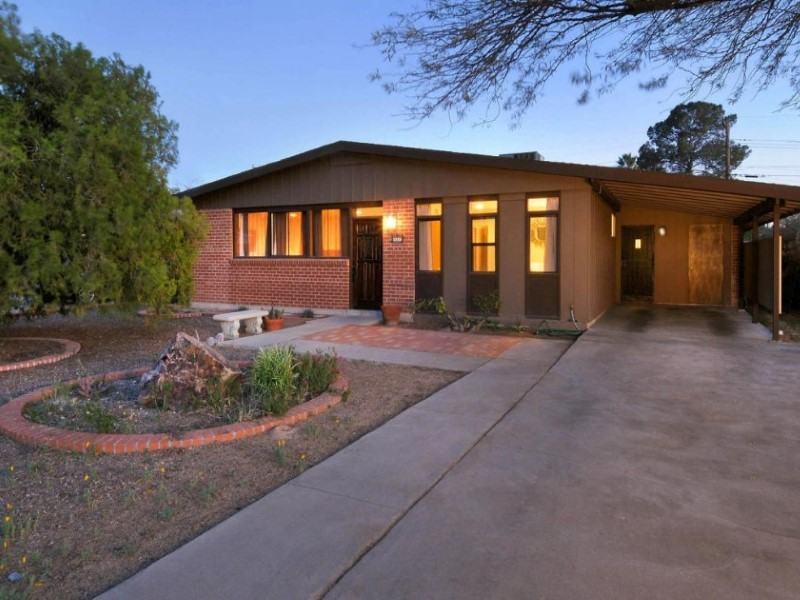 5050 E Julia St - Photo 2 of 10