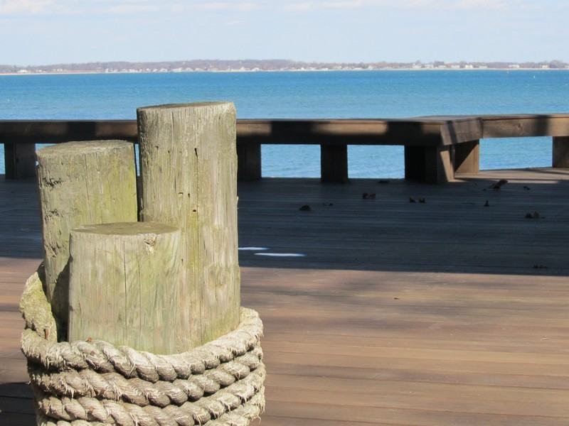 76 Gardiners Bay Dr - Photo 2 of 20