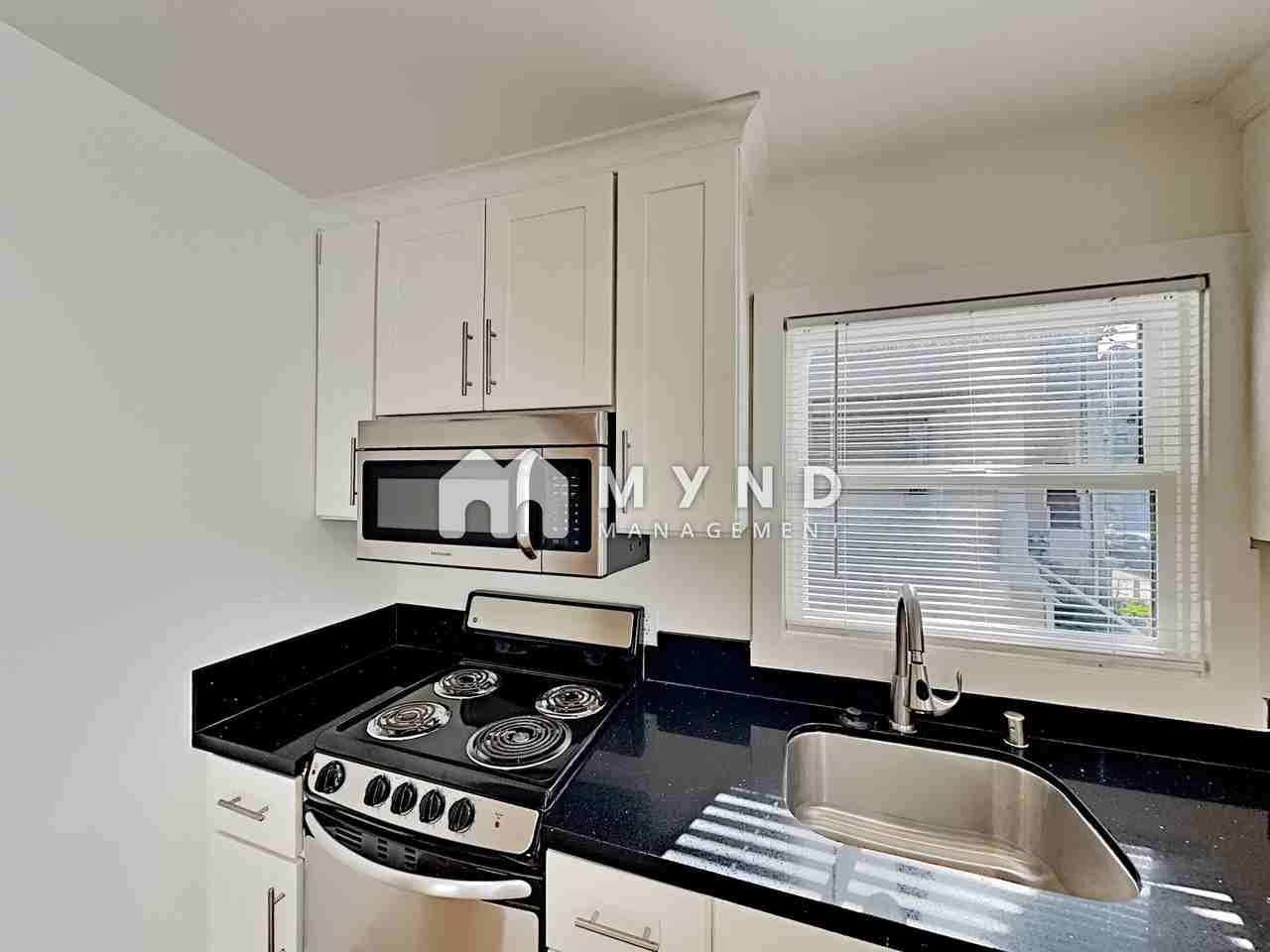 532 25th St #1 - Photo 2 of 11