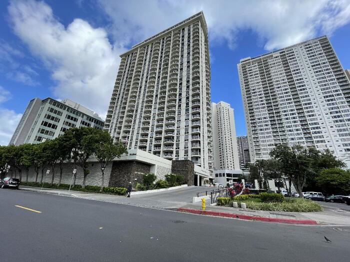 1717 Ala Wai Blvd #808