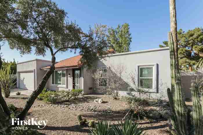 10438 S 44th Ct - Photo 2 of 15