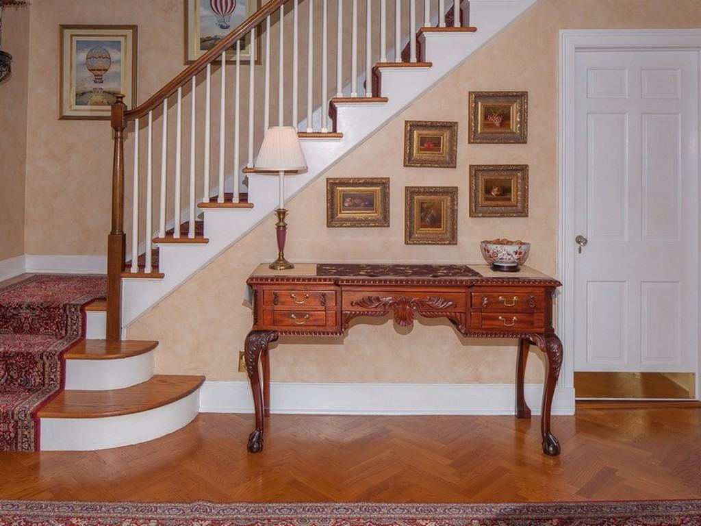 1 Manor Rd - Photo 2 of 30