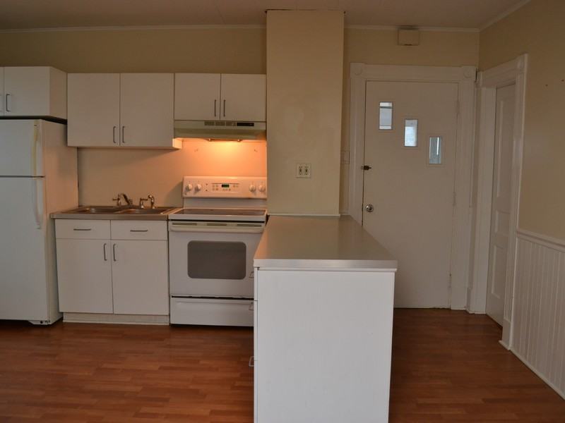 42 Goodyear Ave - Photo 3 of 17