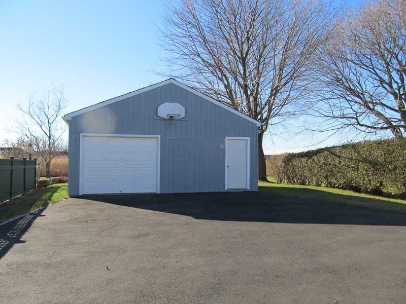 1030 Reef Rd - Photo 3 of 19