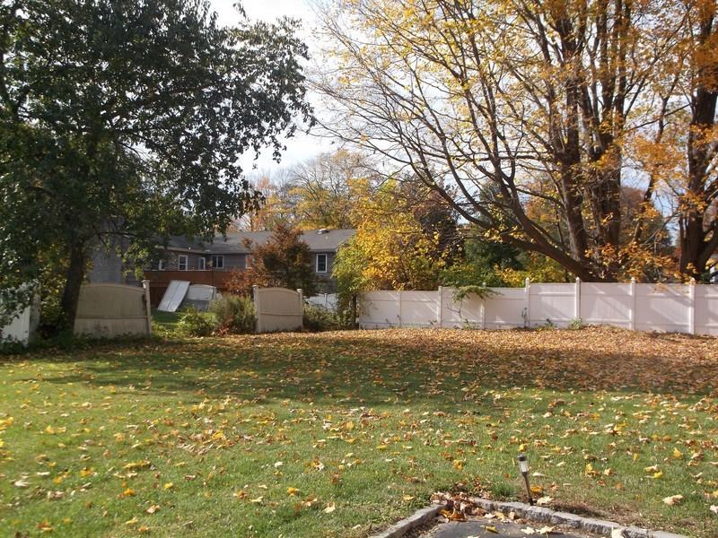 85 Cranbury Rd - Photo 2 of 15