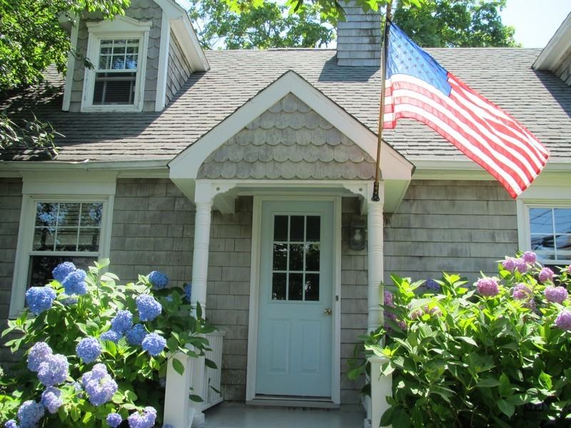 9 Chase Ave - Photo 2 of 18