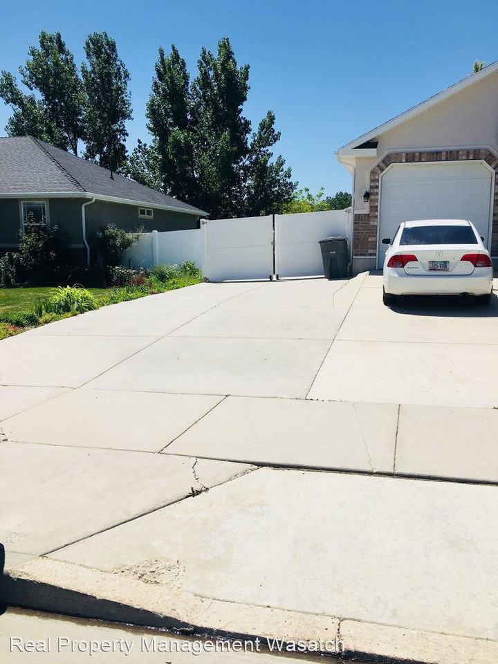 5731 W Gold Stone Dr - Photo 2 of 40