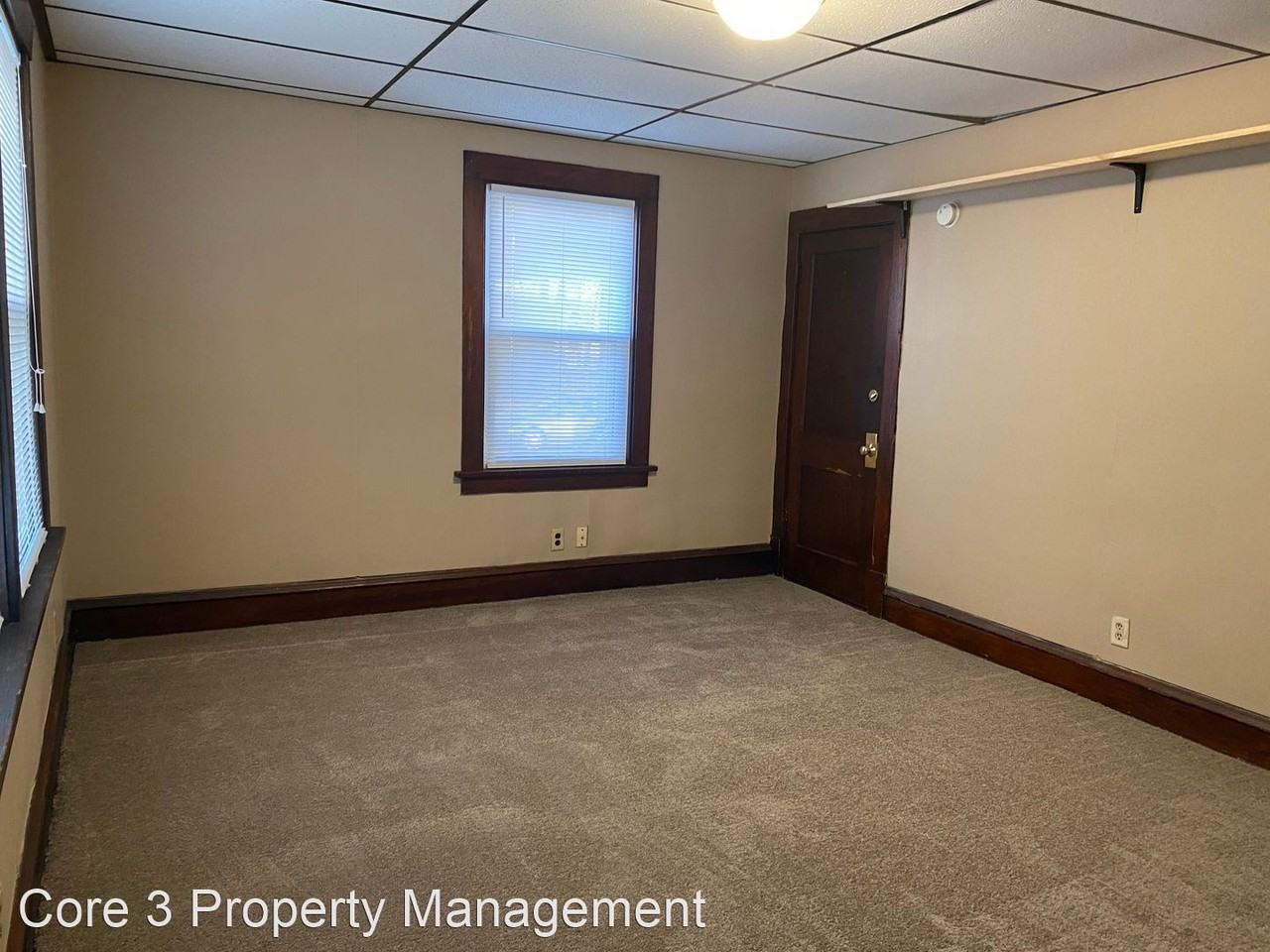 702 N Oak - Photo 2 of 7