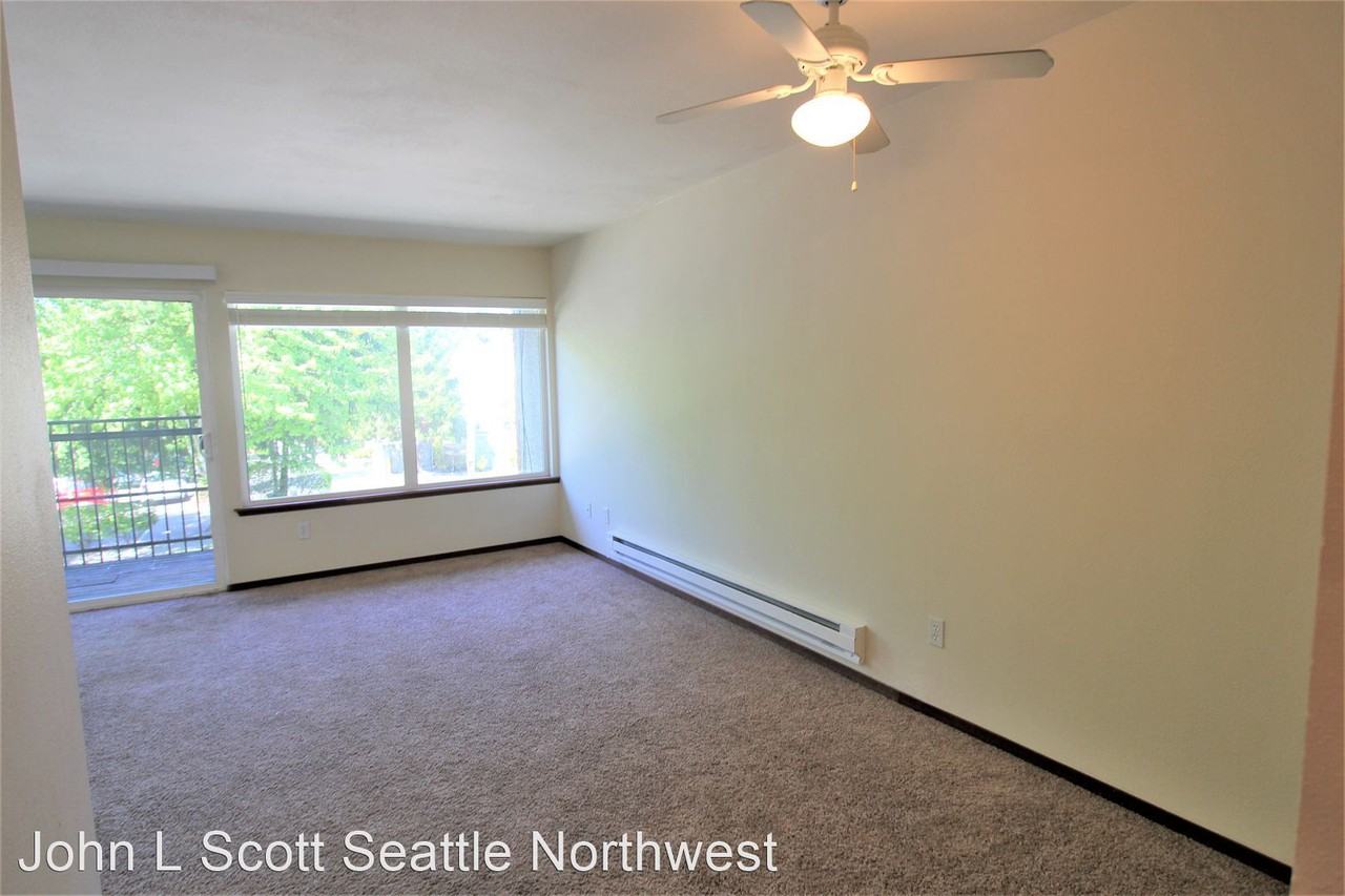 10106  NE 185th St - Photo 2 of 14