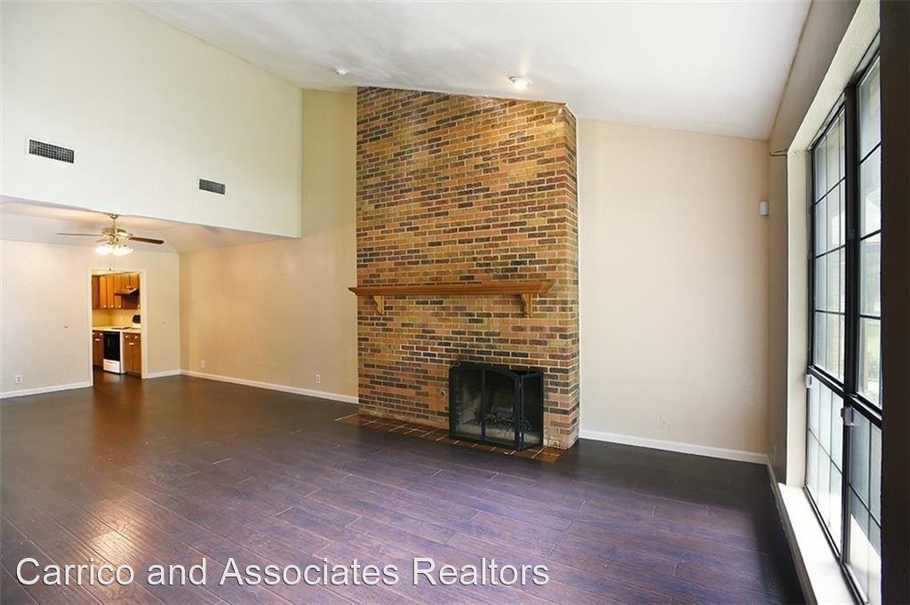 124 Hollyhill Ln - Photo 3 of 18