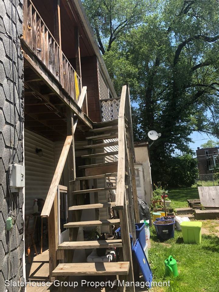 243 Crescent St - Photo 3 of 19