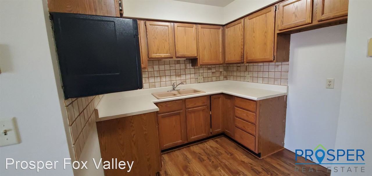 455 W Smith Ave - Photo 2 of 11