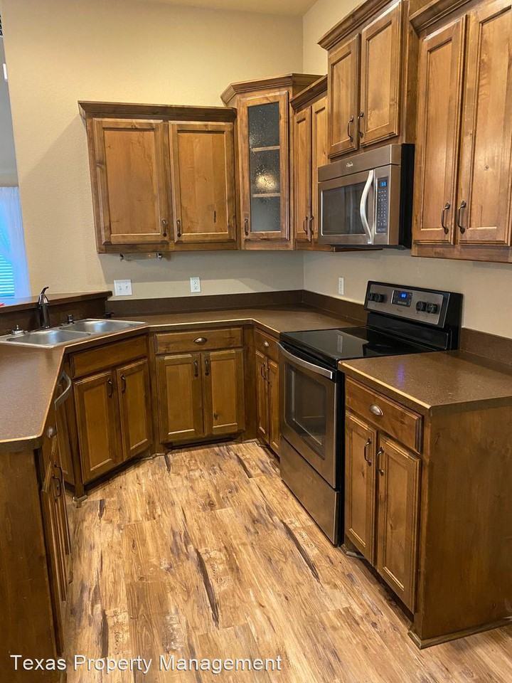 713 Denali Ct - Photo 2 of 15