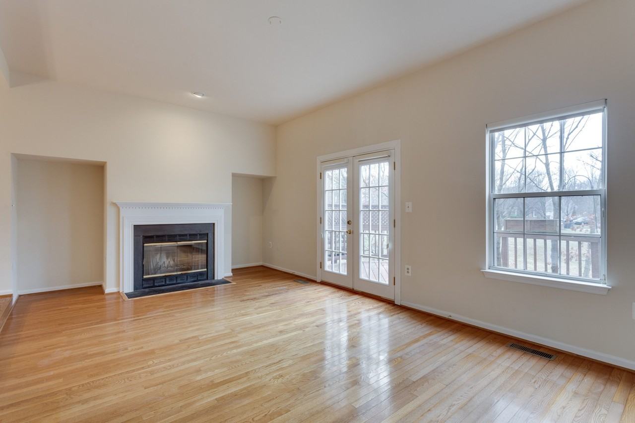 13046 Limestone Ct - Photo 2 of 10