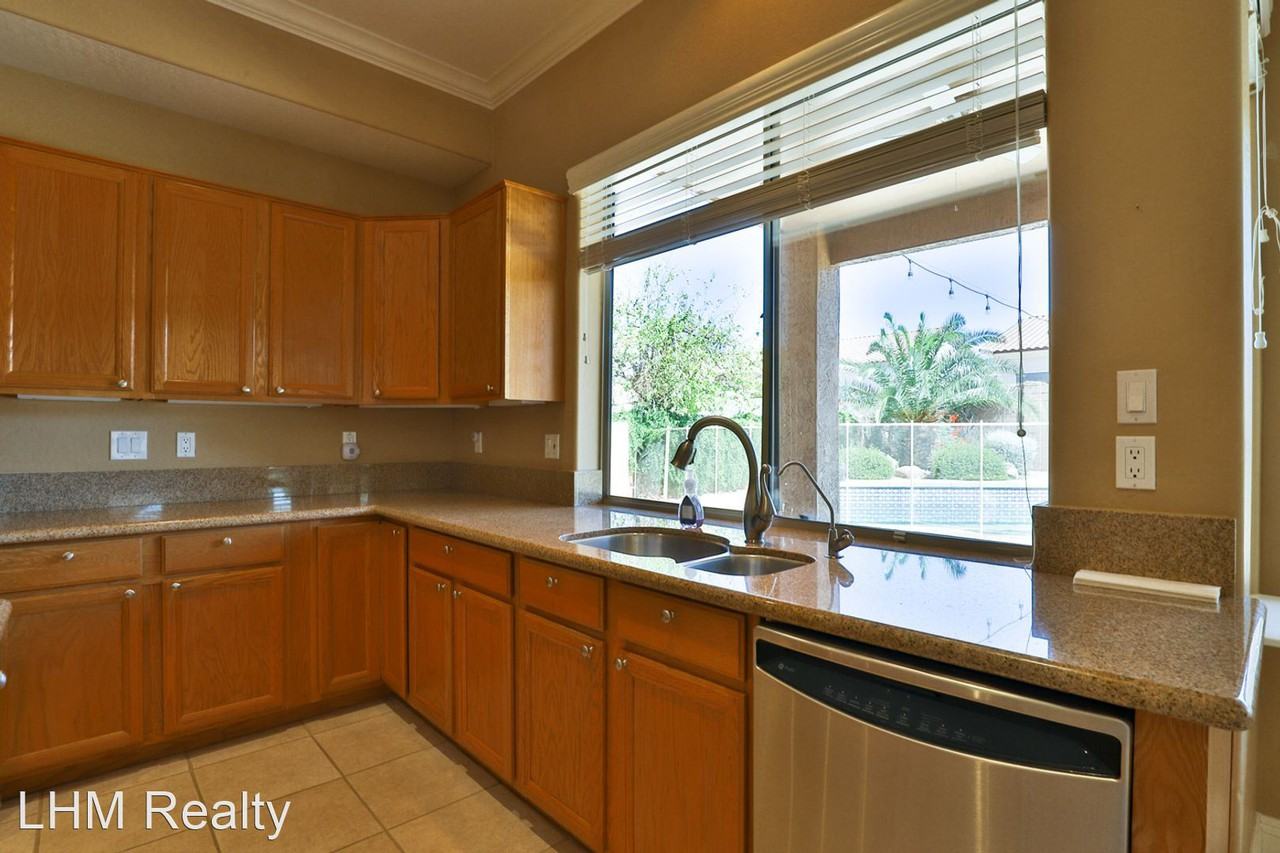 5216 E Danbury Rd - Photo 2 of 38
