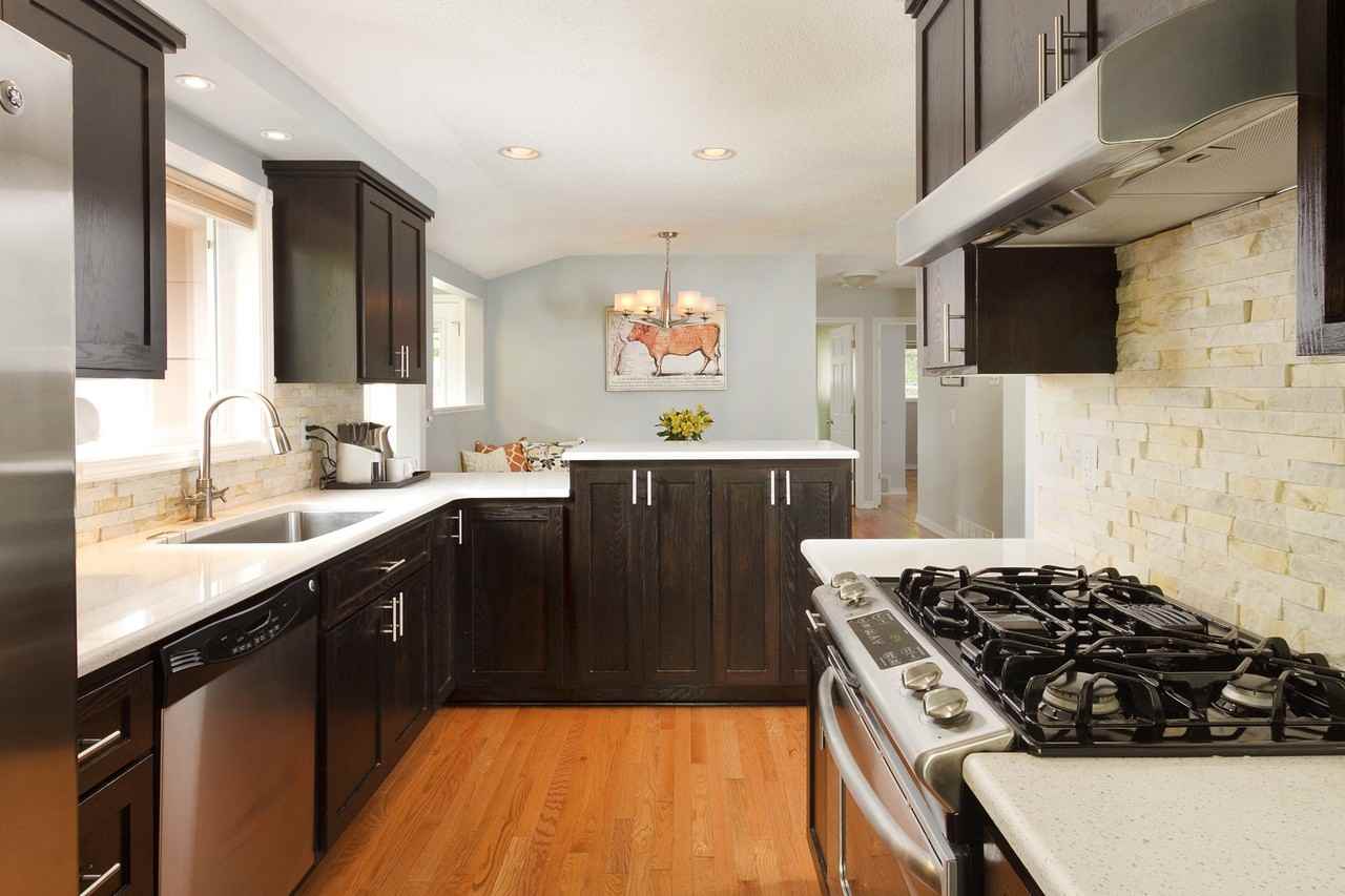 5829 Wooddale Ave - Photo 3 of 17