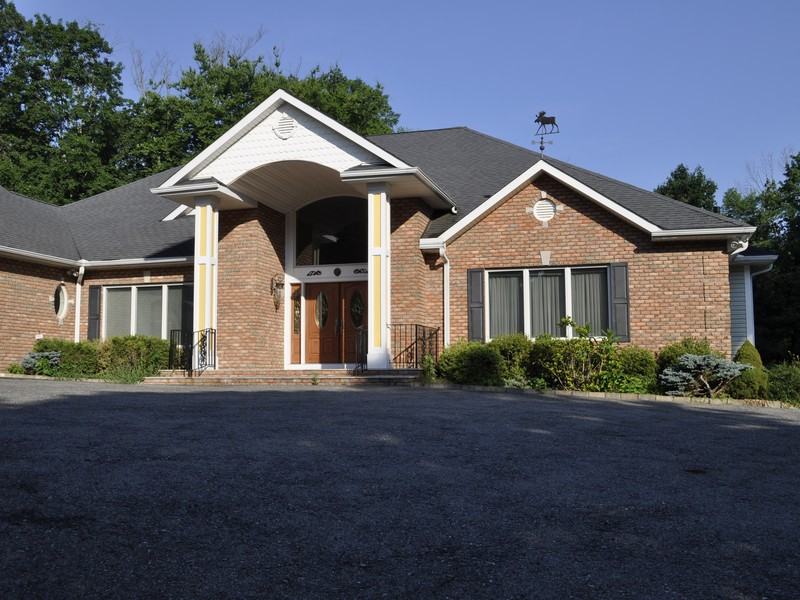 281 Croton Ave - Photo 2 of 20