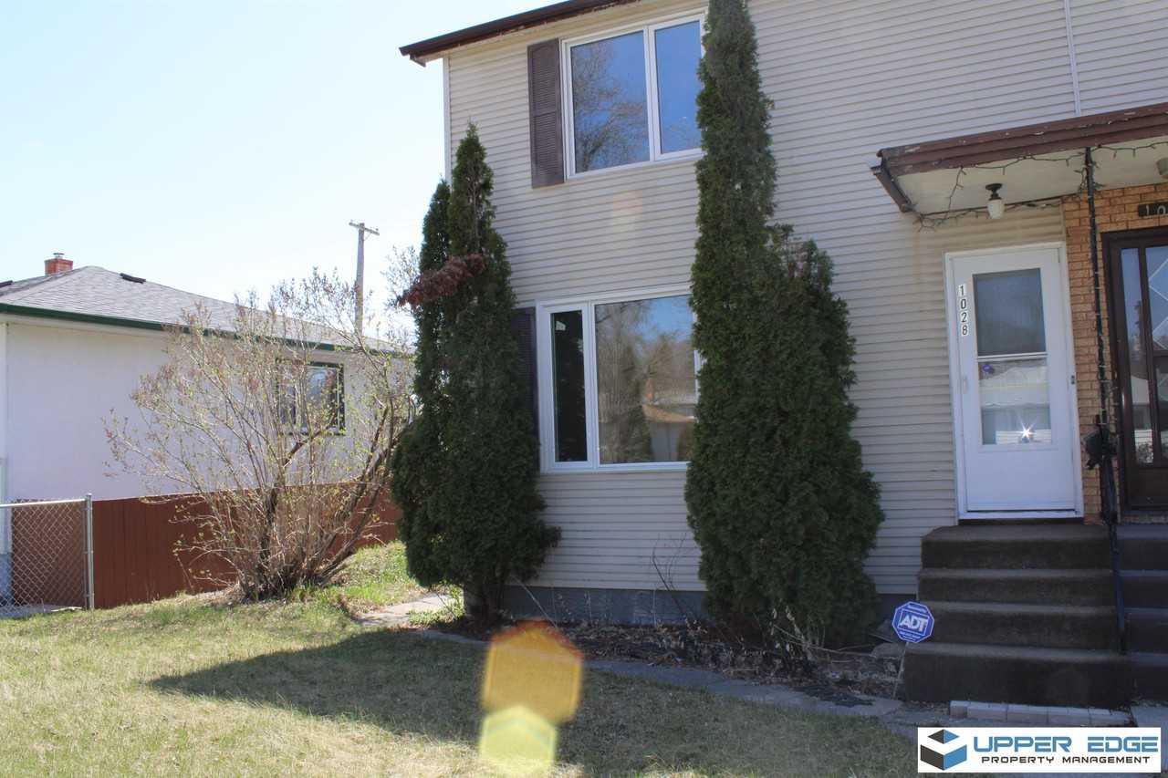 1028 Talbot Ave - Photo 2 of 15