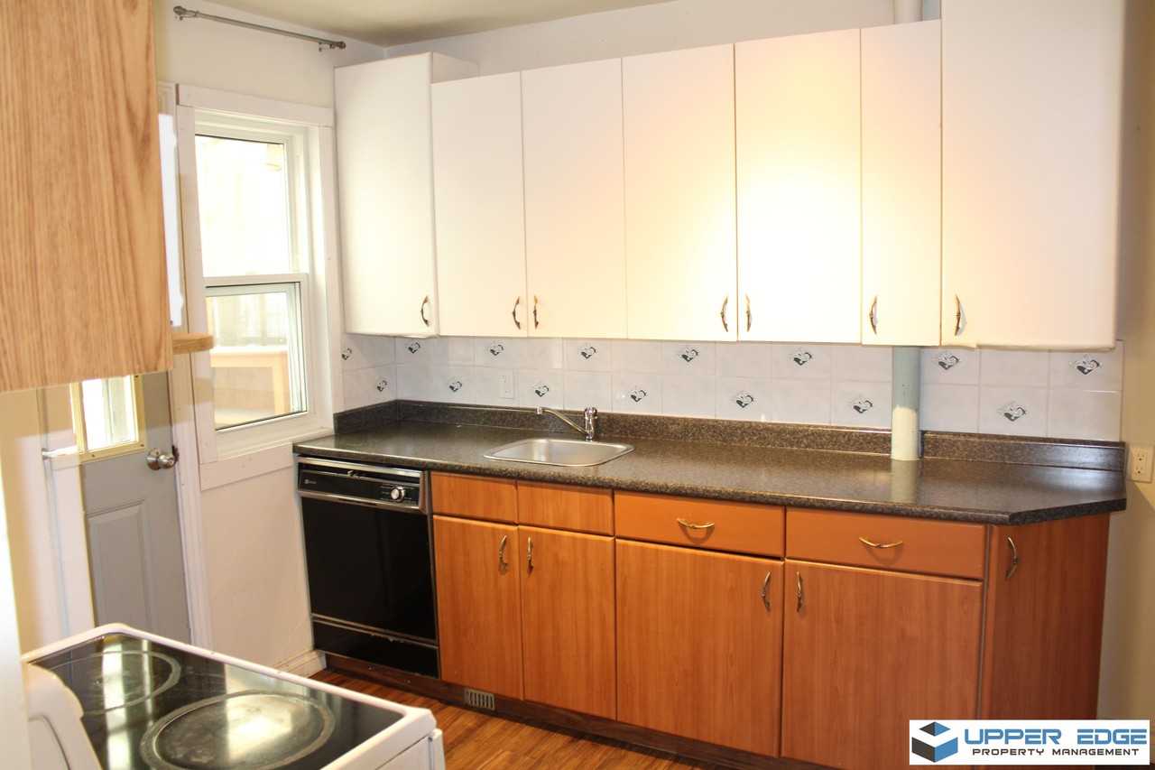 1028 Talbot Ave - Photo 3 of 15