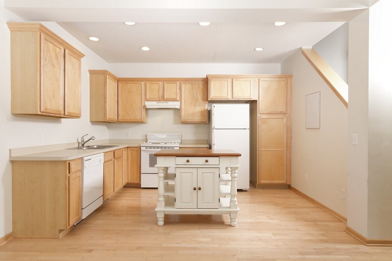 4352 Victor Path - Photo 3 of 10