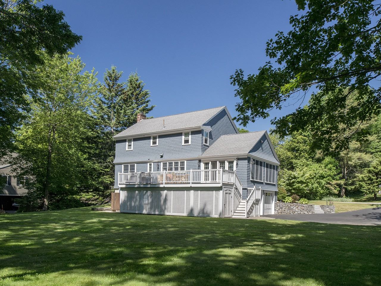 18 Hunts Point Rd - Photo 2 of 24