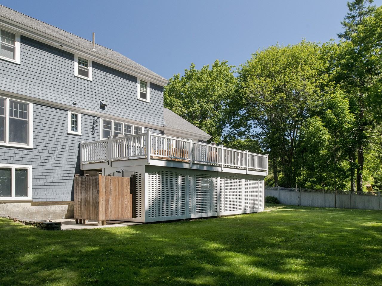 18 Hunts Point Rd - Photo 3 of 24