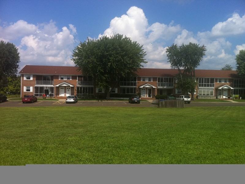 882 12th St - Photo 2 of 3